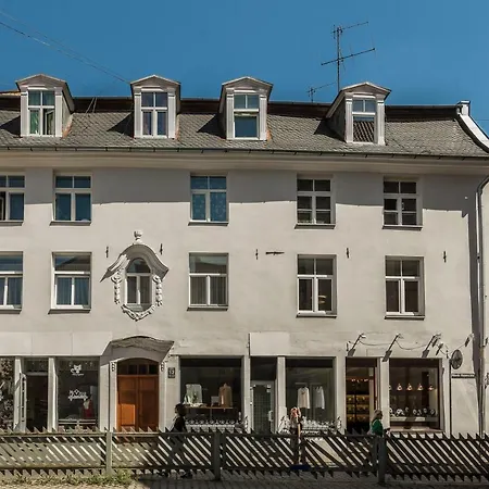 Old Town White Apartment *